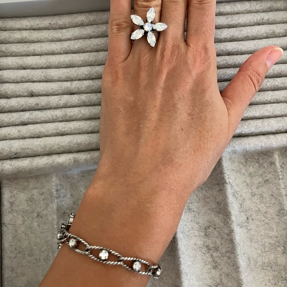 Konplott Elegant Silver Floral Ring and Bracelet